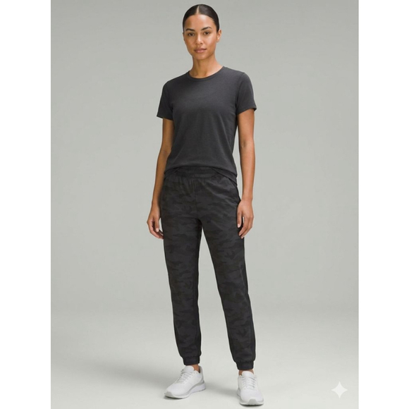 Athleta Pants - Athleta Women's Size 10 Brooklyn Textured Lined Jogger Pant Black Camo Print